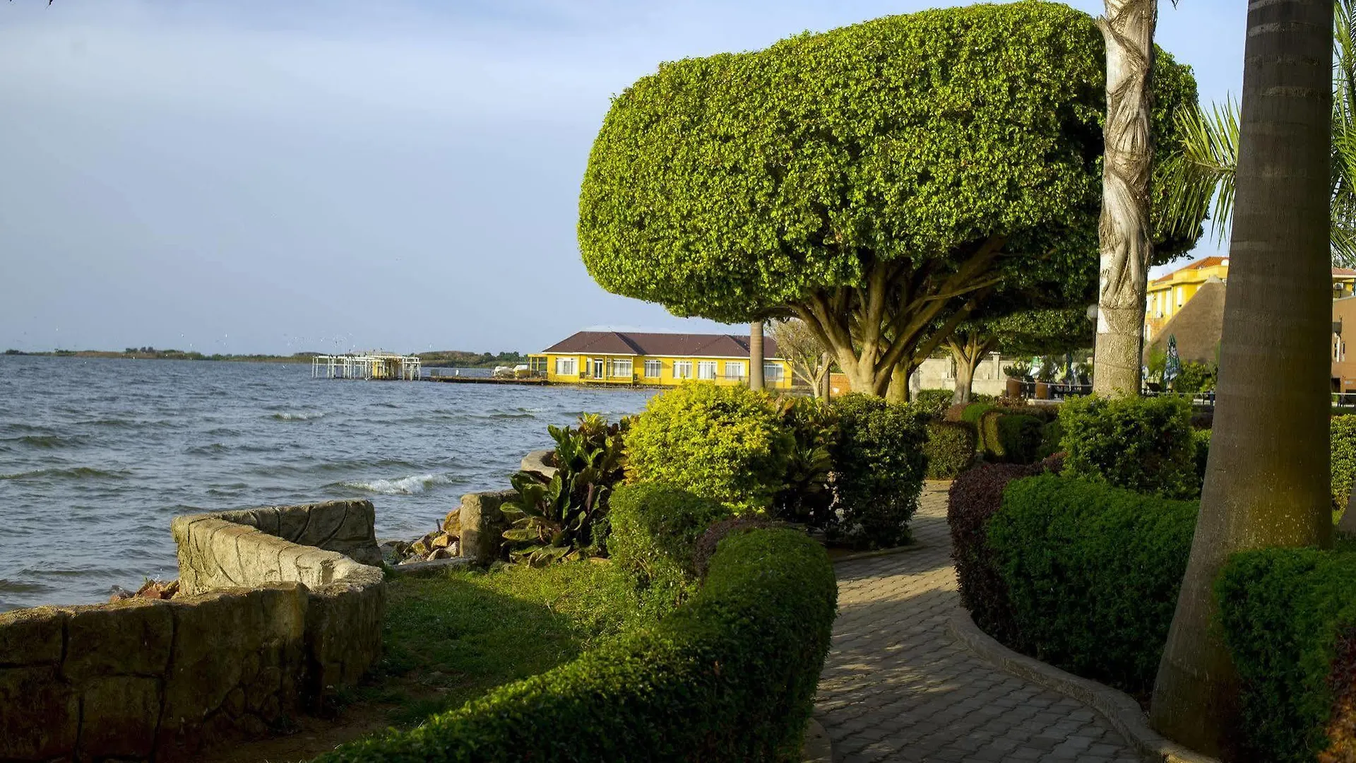 Protea Hotel By Marriott Entebbe